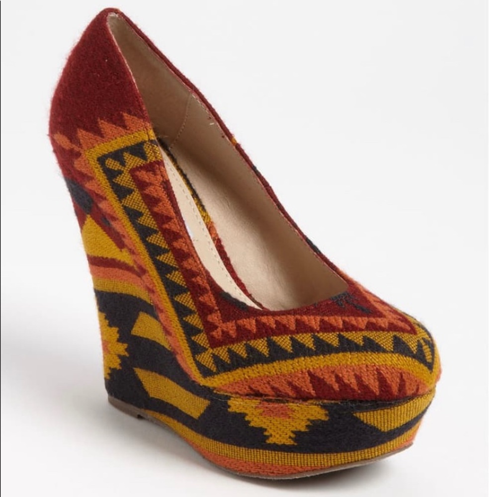 Steve Madden Pammy Tribal Woven Wedge Size 10